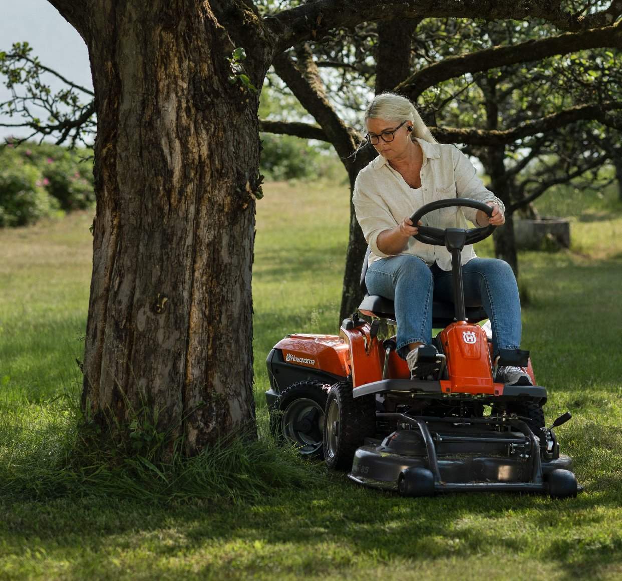 husqvarna akku frontmäher r 112ic mit mähdeck combi 85, akku und ladegerät